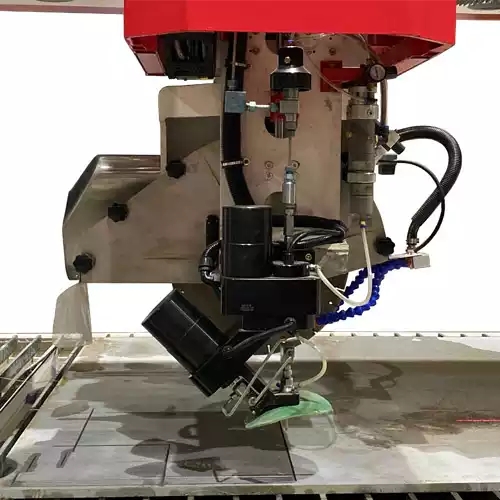 יצרני מכונות חיתוך סילון מים CNC